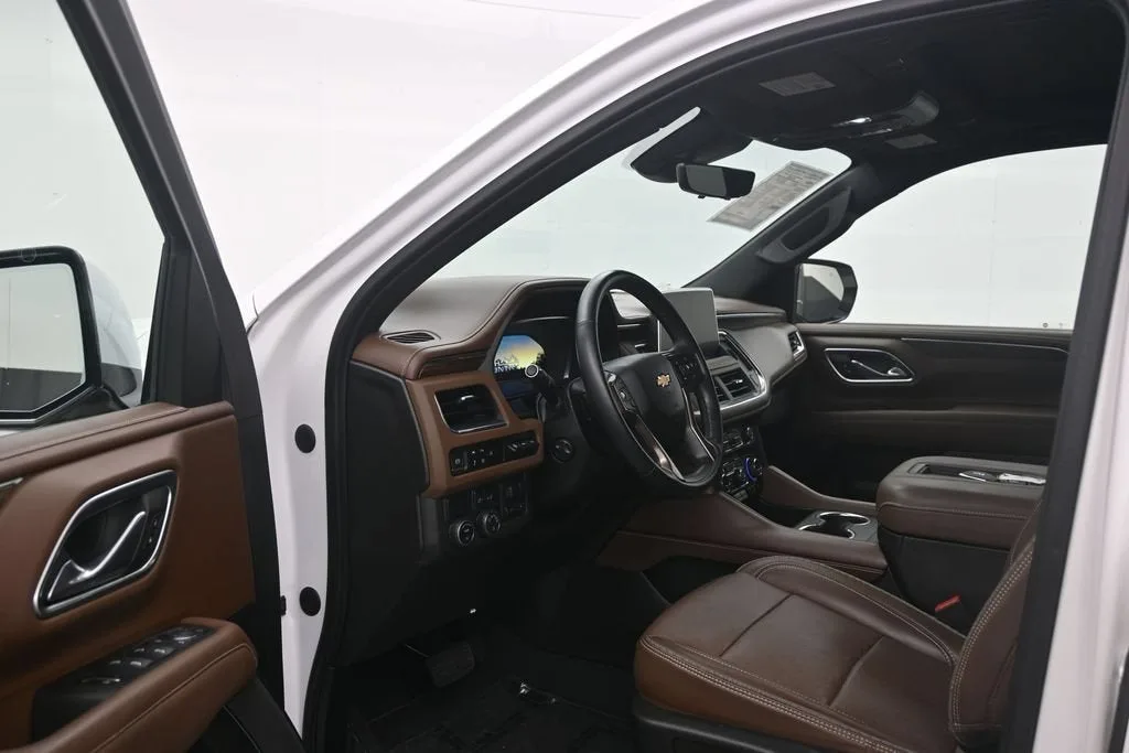 2023 Chevrolet Suburban High Country photo 10