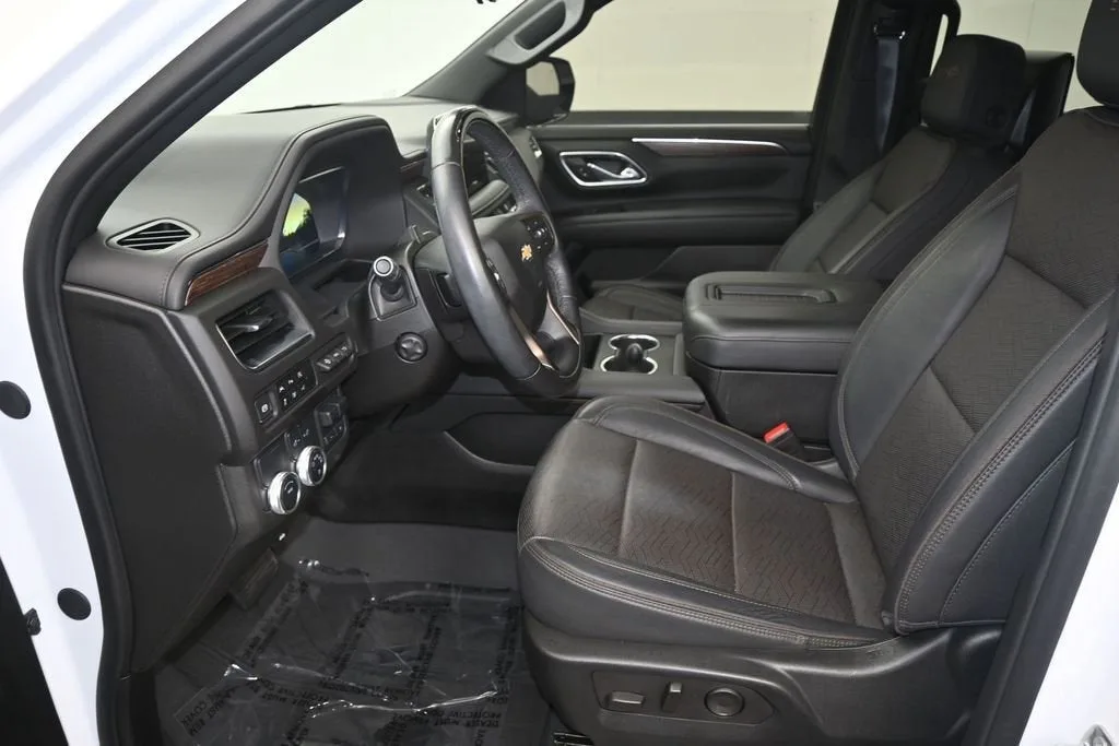 2024 Chevrolet Suburban High Country photo 10