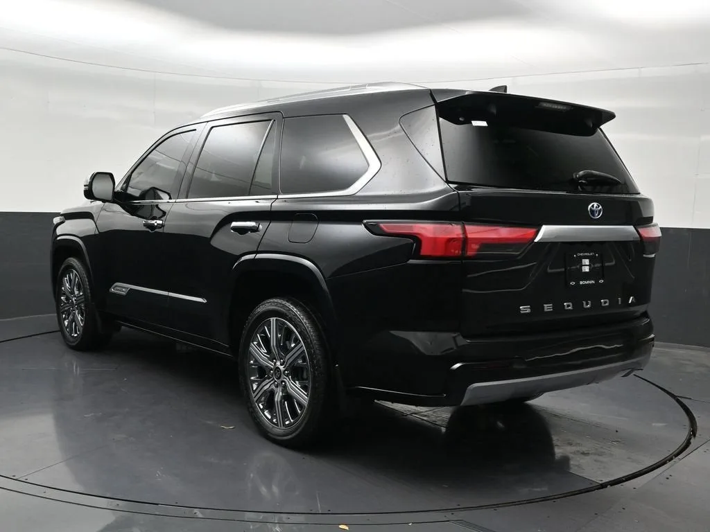 2024 Toyota Sequoia Capstone photo 3