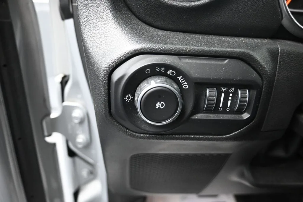2022 Jeep Wrangler Unlimited Sahara photo 11