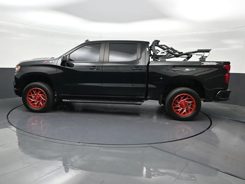 2024 Chevrolet Silverado 1500 LT Trail Boss photo 2