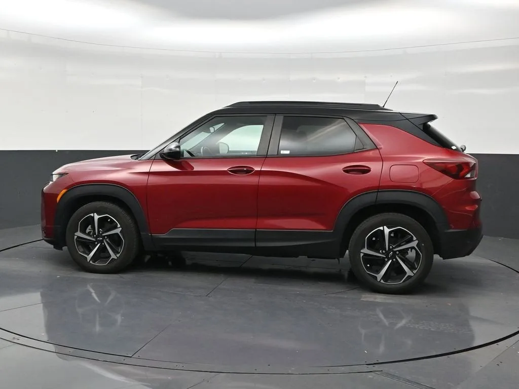 2021 Chevrolet Trailblazer RS photo 2