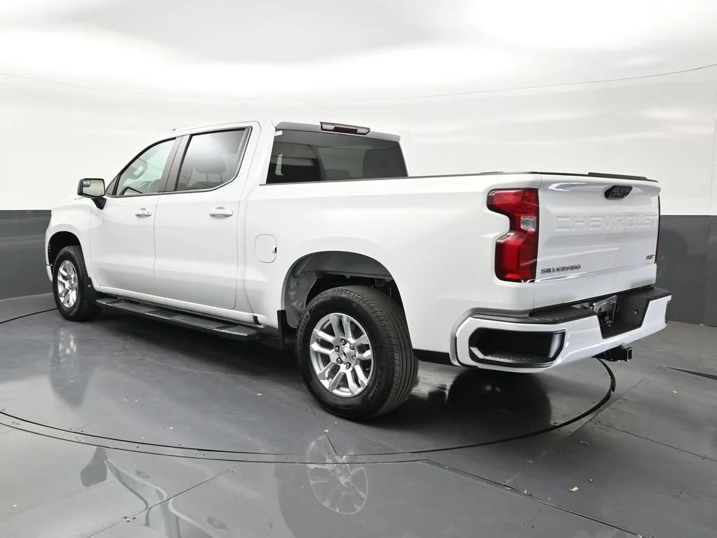 2023 Chevrolet Silverado 1500 RST photo 3