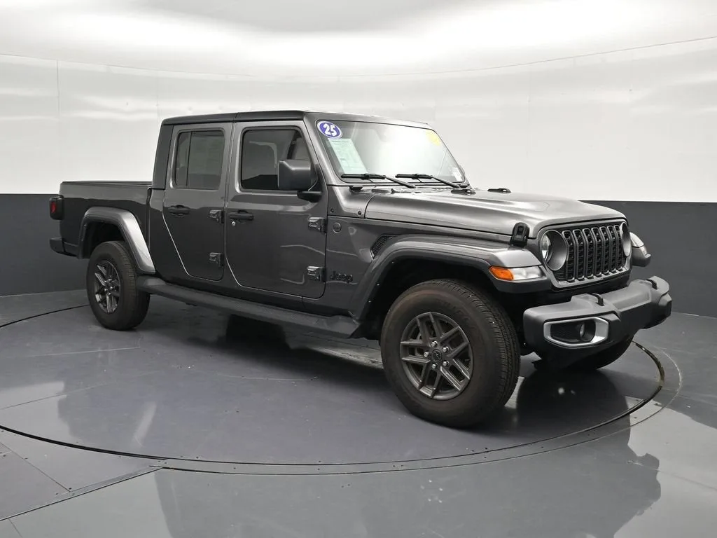2025 Jeep Gladiator Sport S photo 5