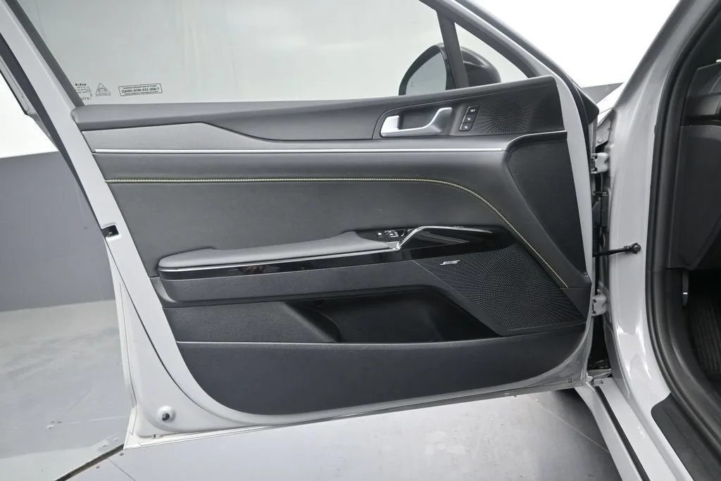 2026 Kia K5 GT photo 11