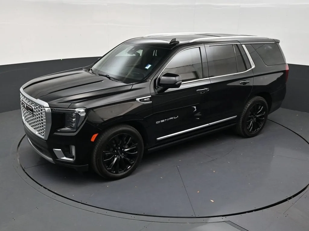 2021 GMC Yukon Denali photo 12