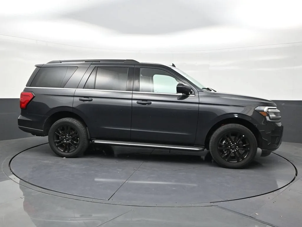 2023 Ford Expedition XLT photo 6
