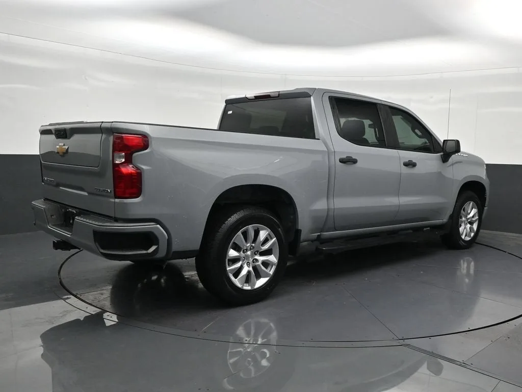 2024 Chevrolet Silverado 1500 Custom photo 5