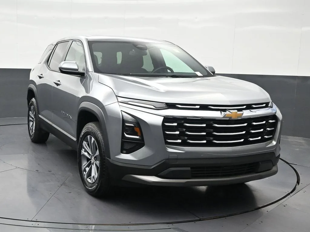 2025 Chevrolet Equinox LT photo 8