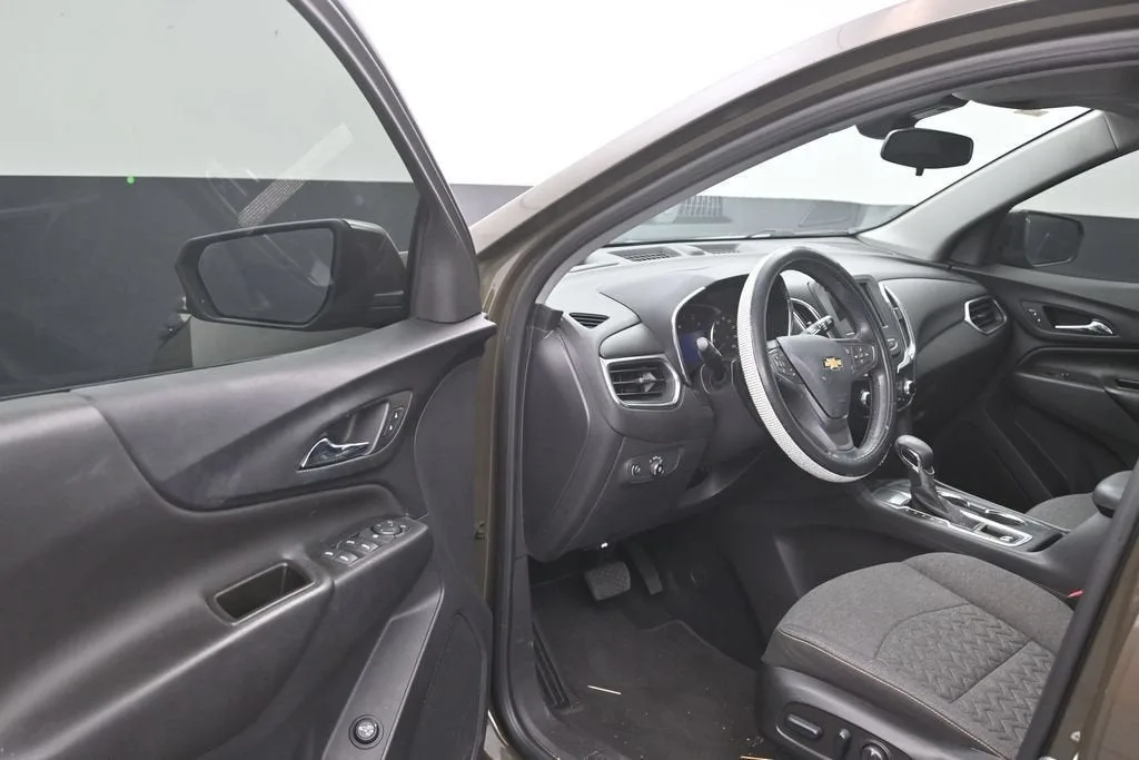 2023 Chevrolet Equinox LT photo 11