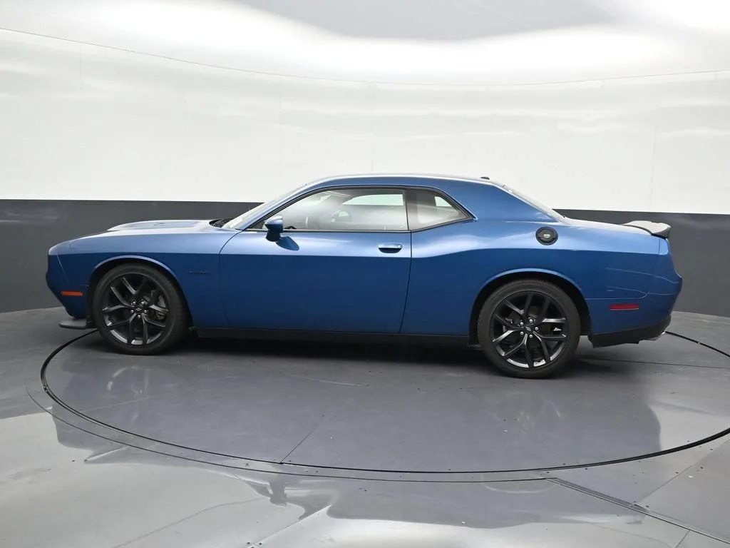 2021 Dodge Challenger R/T photo 2