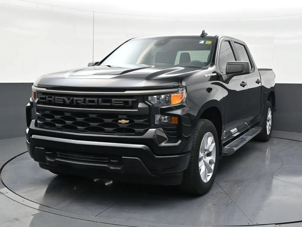 2022 Chevrolet Silverado 1500 LTD Custom photo 8