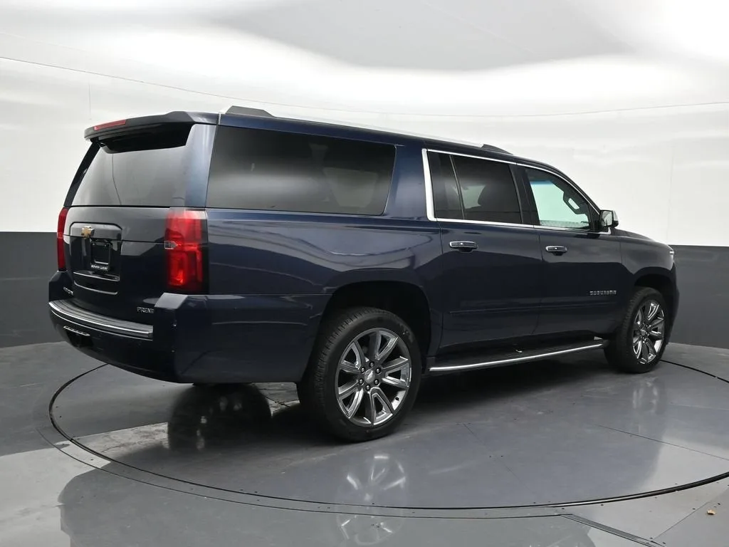 2019 Chevrolet Suburban Premier photo 5
