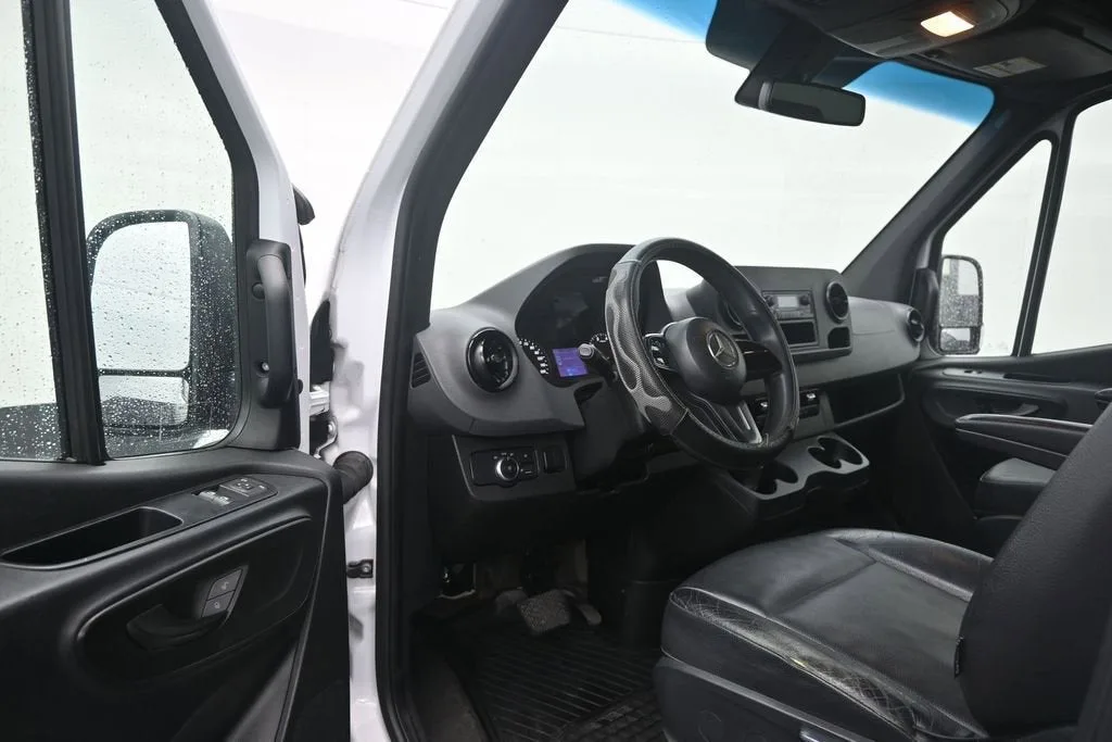 2020 Mercedes-Benz Sprinter 2500 Standard Roof I4 photo 10