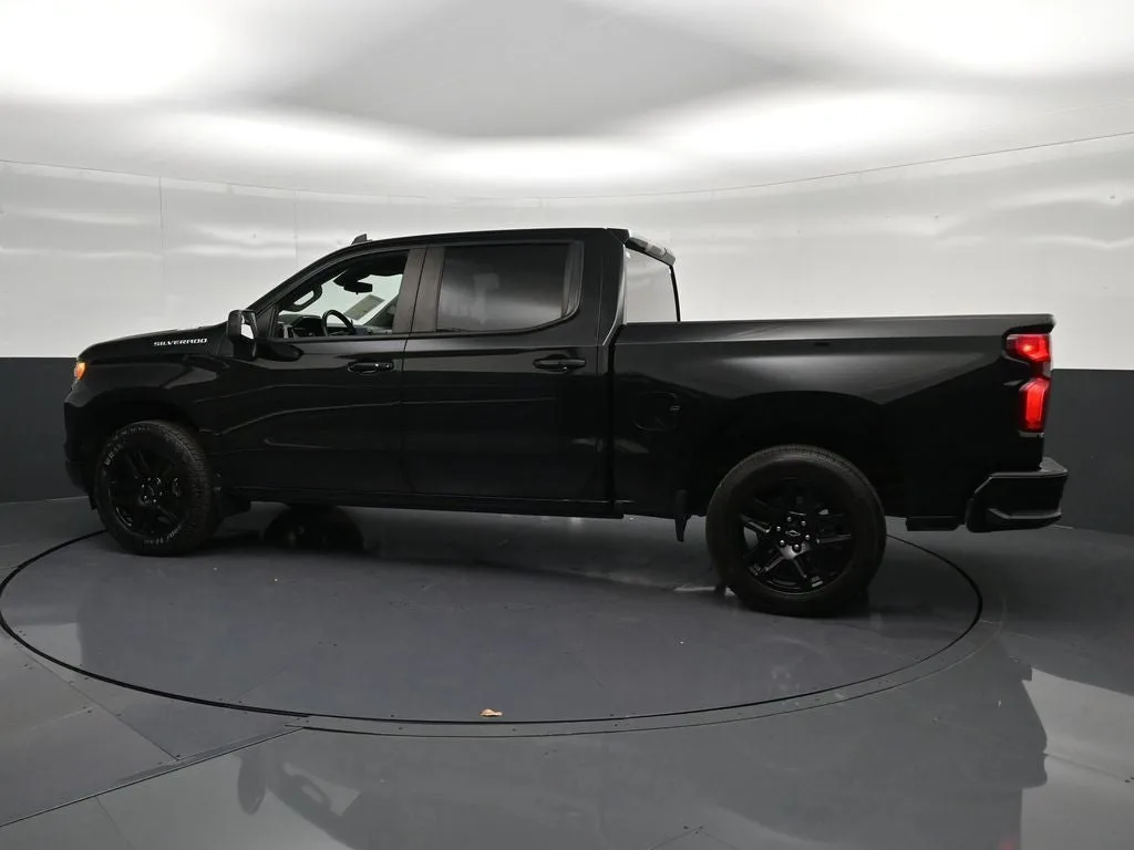 2023 Chevrolet Silverado 1500 RST photo 8