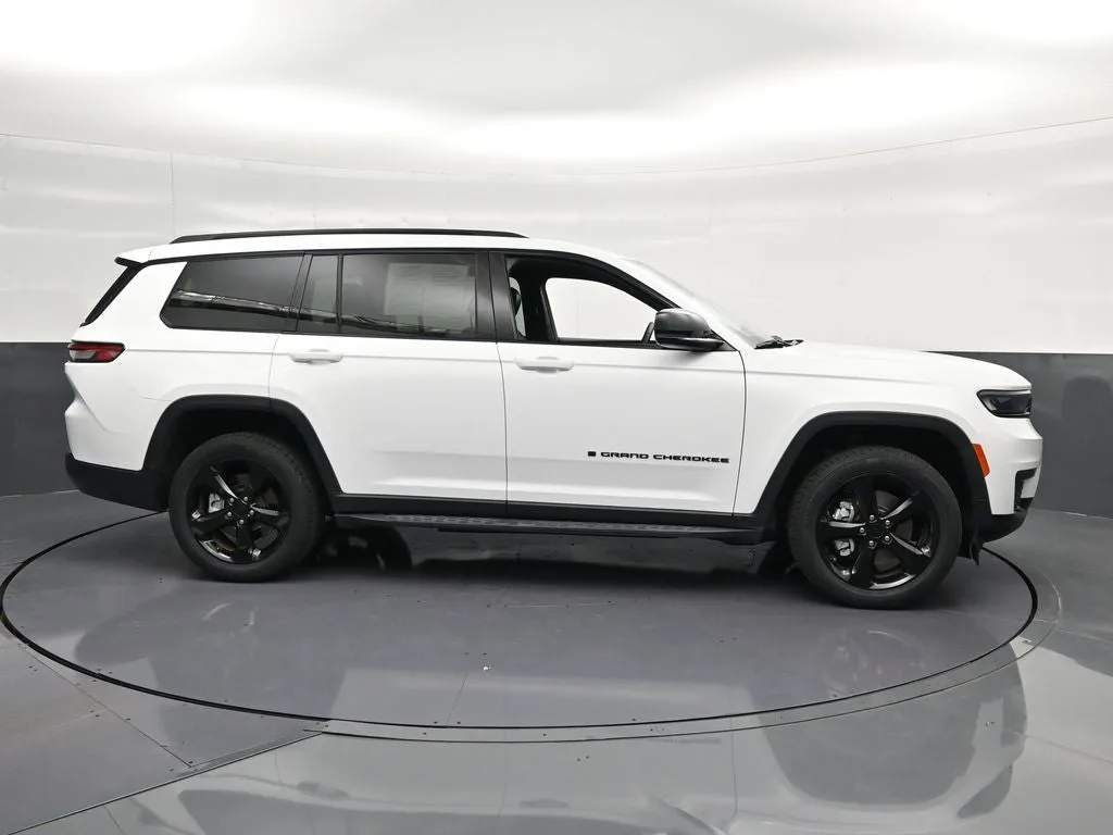2023 Jeep Grand Cherokee L Altitude photo 4
