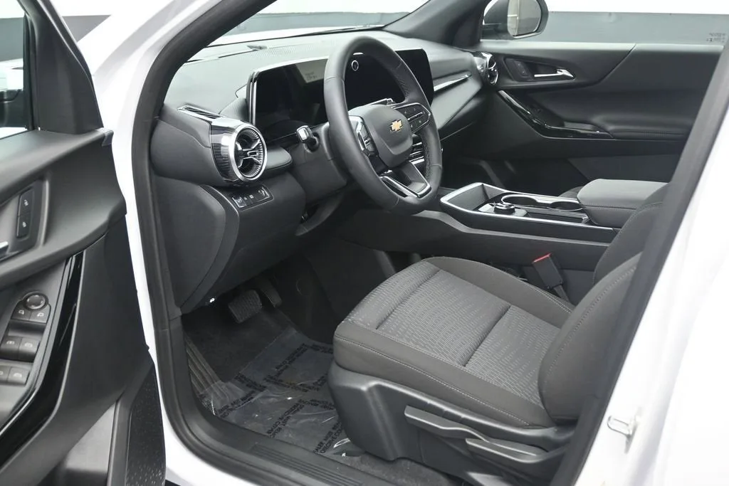2026 Chevrolet Equinox LT photo 10