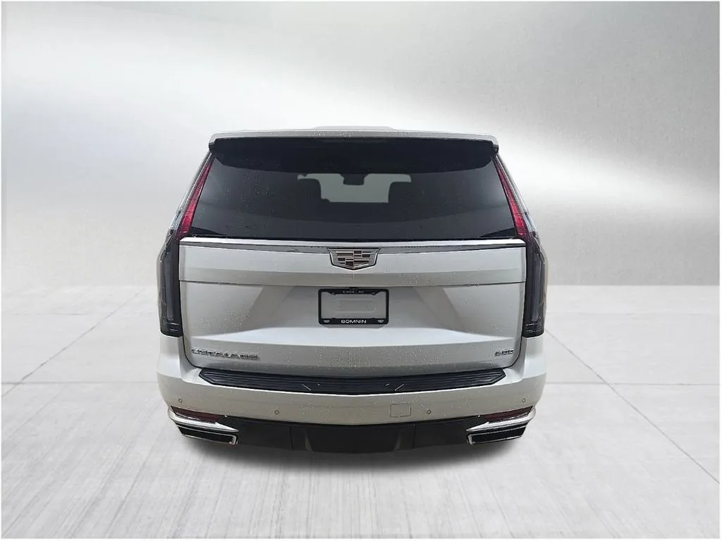 2024 Cadillac Escalade Luxury photo 5