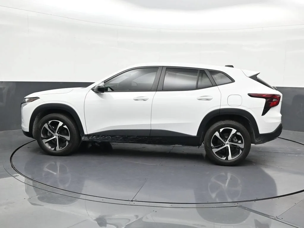 2024 Chevrolet Trax 1RS photo 2