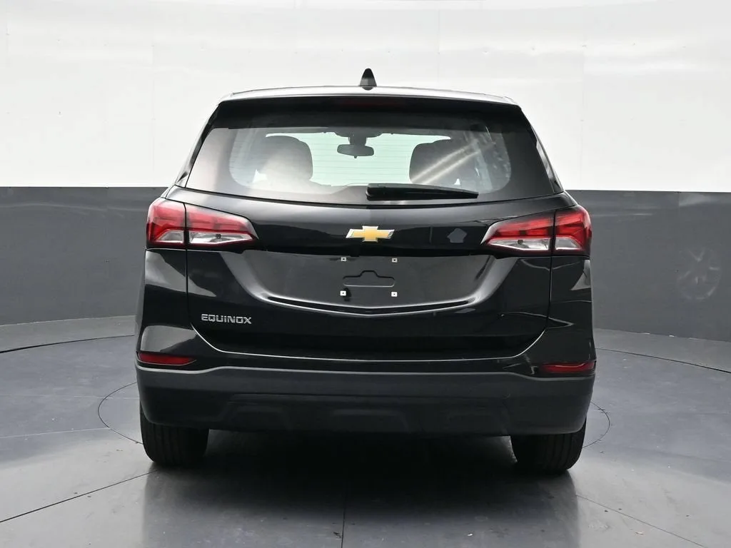 2024 Chevrolet Equinox LS photo 4