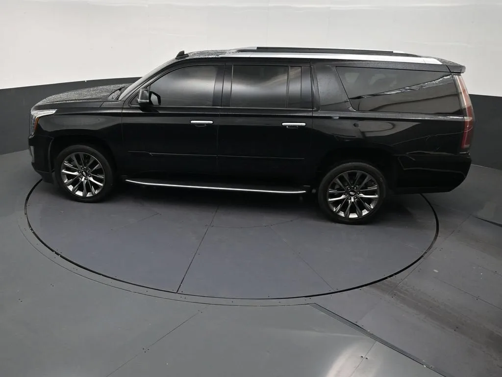 2020 Cadillac Escalade ESV Luxury photo 12
