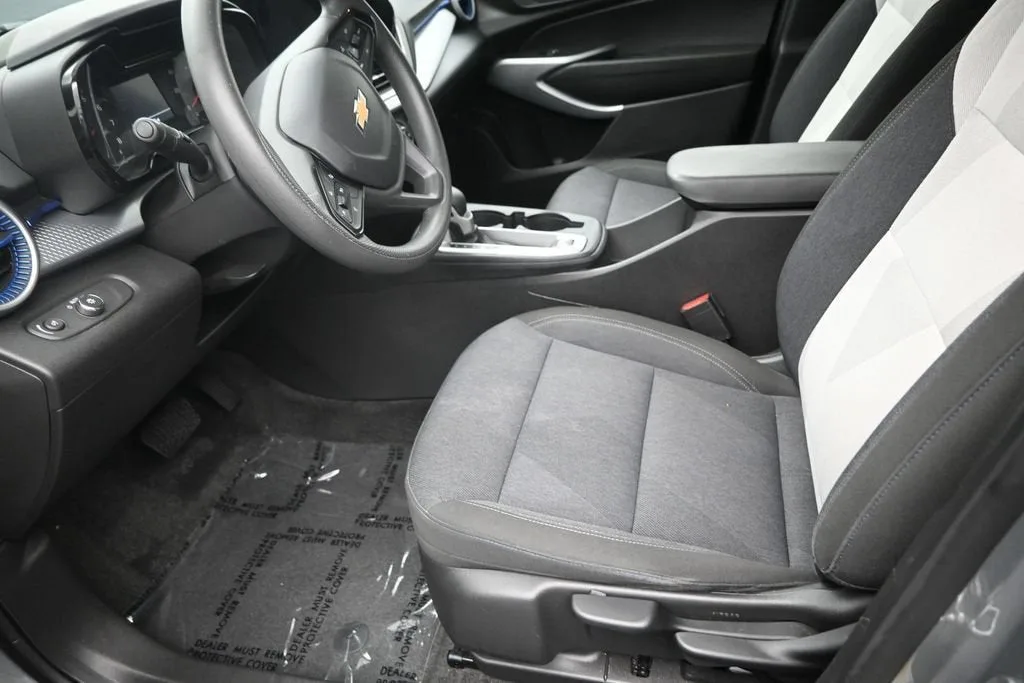 2024 Chevrolet Trax LS photo 12