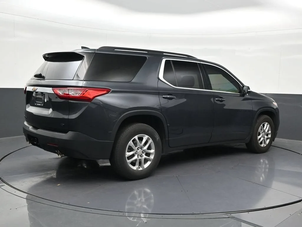2021 Chevrolet Traverse LT Cloth photo 5