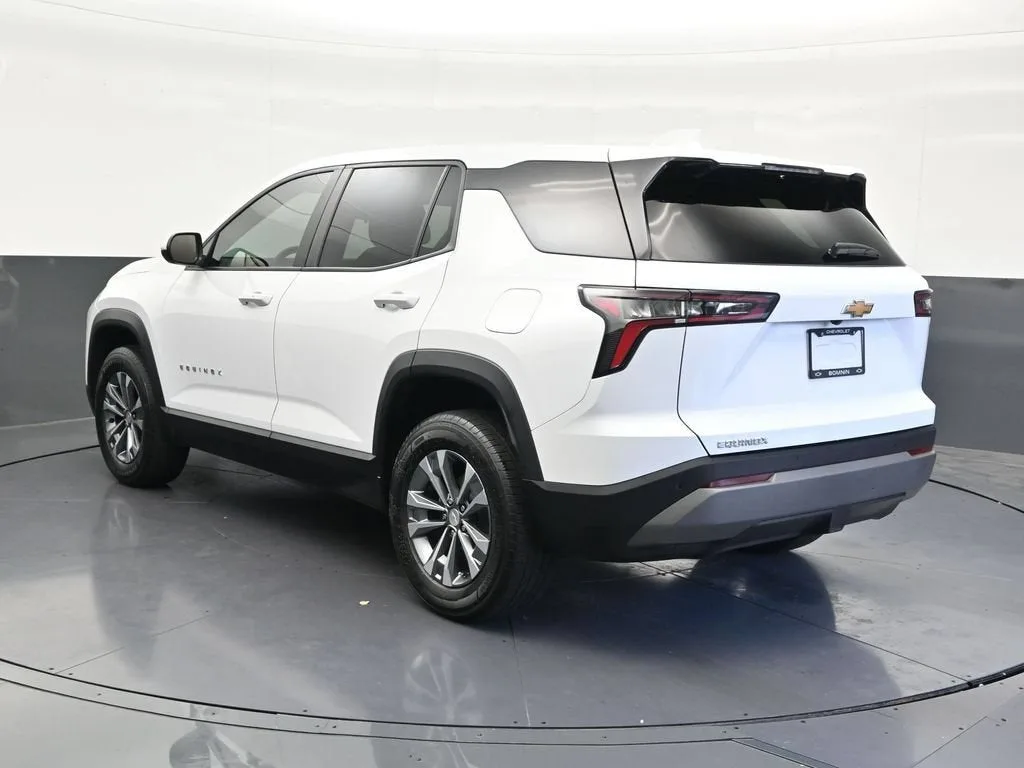 2026 Chevrolet Equinox LT photo 3