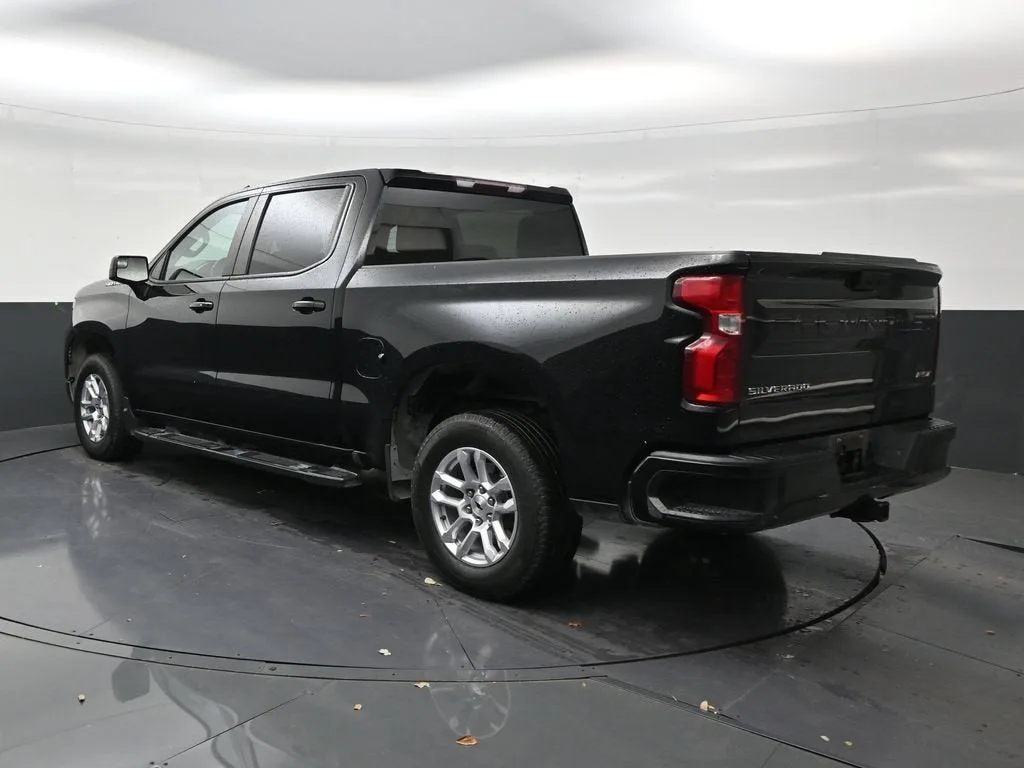 2023 Chevrolet Silverado 1500 RST photo 3
