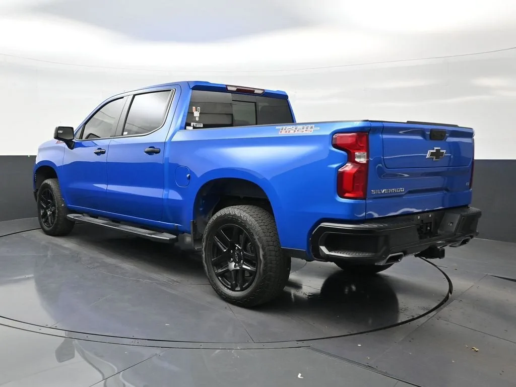 2025 Chevrolet Silverado 1500 LT Trail Boss photo 3