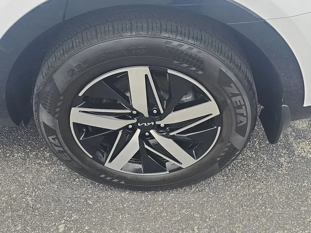 2022 Kia Sorento S photo 7