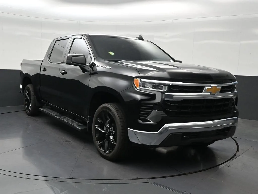 2024 Chevrolet Silverado 1500 LT photo 8