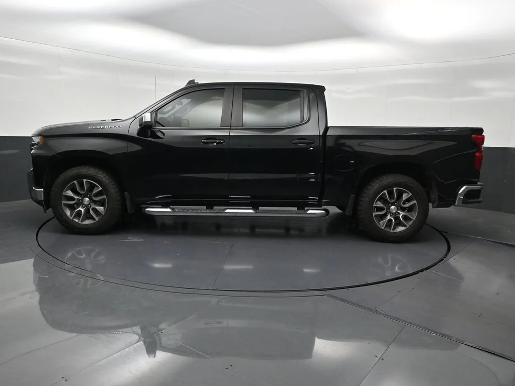 2022 Chevrolet Silverado 1500 LTD LT photo 2