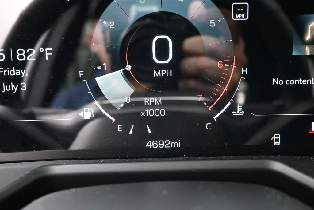 2026 GMC Acadia Elevation photo 10