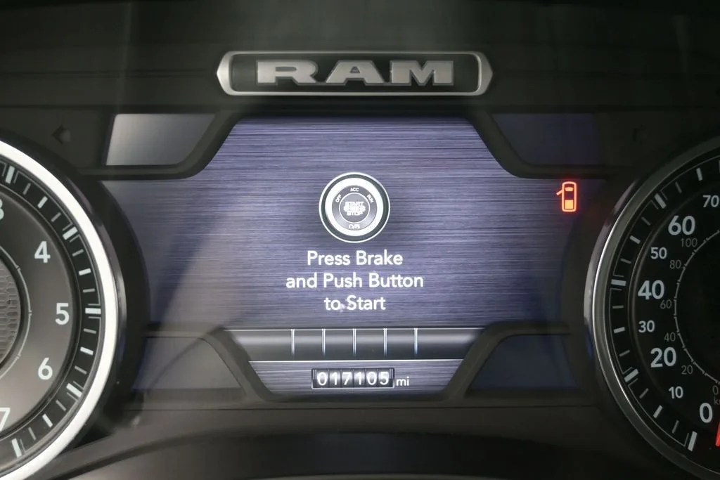 2024 RAM 1500 Laramie photo 11