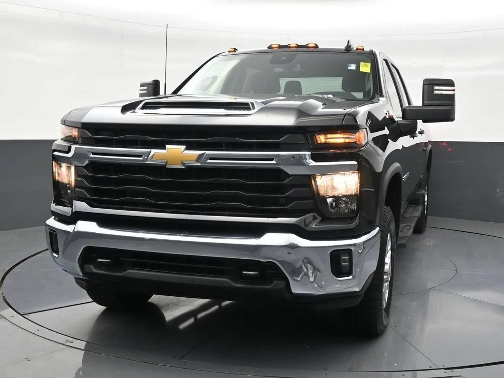 2024 Chevrolet Silverado 2500 HD LT photo 8