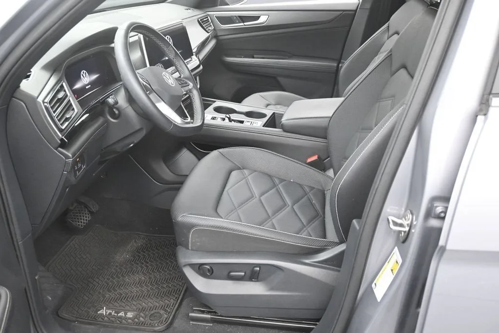 2024 Volkswagen Atlas Cross Sport 2.0T SE photo 10
