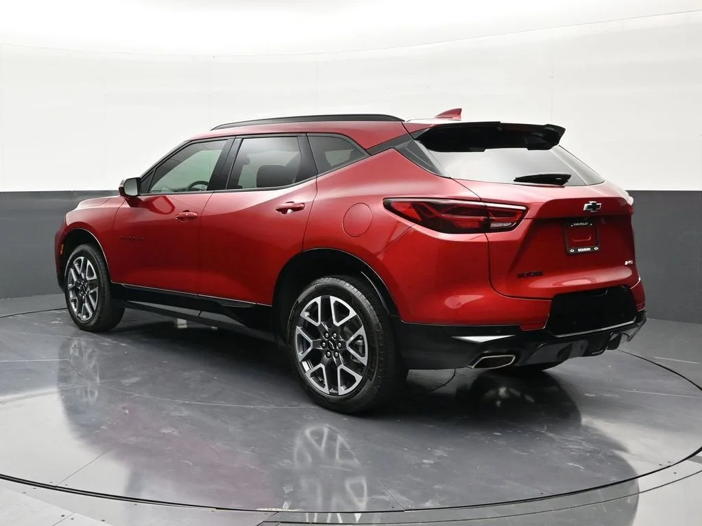 2025 Chevrolet Blazer RS photo 3