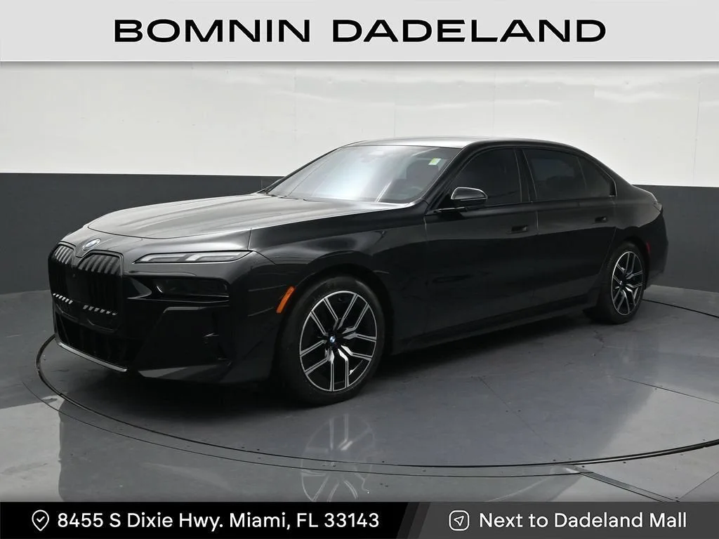 2025 BMW 740i