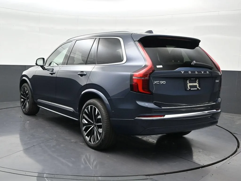 2026 Volvo XC90 Plus photo 3