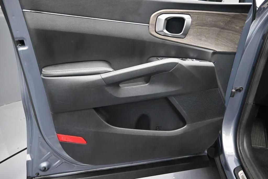 2023 Kia Sorento X-Line S photo 12