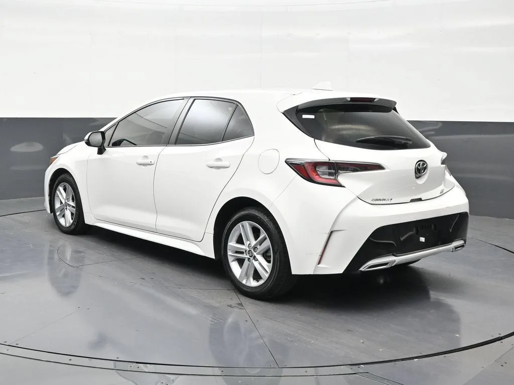 2022 Toyota Corolla Hatchback SE photo 3