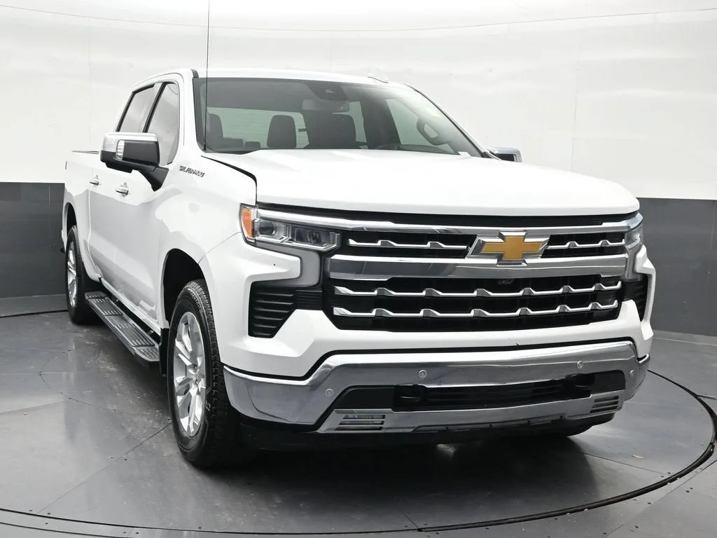 2025 Chevrolet Silverado 1500 LTZ photo 8