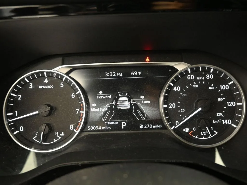 2022 Nissan Pathfinder S 2WD photo 11