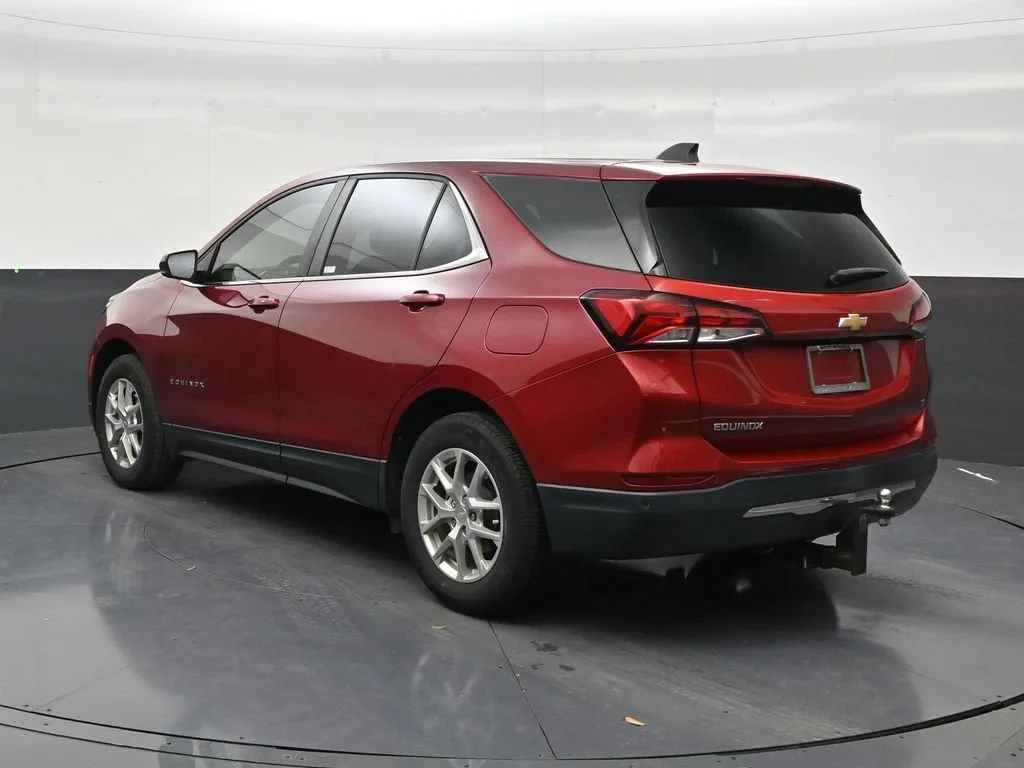 2022 Chevrolet Equinox LT photo 3