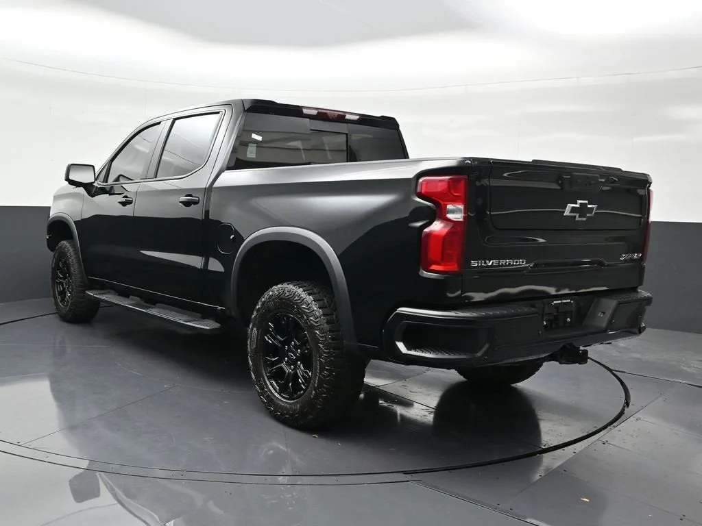 2025 Chevrolet Silverado 1500 ZR2 photo 3