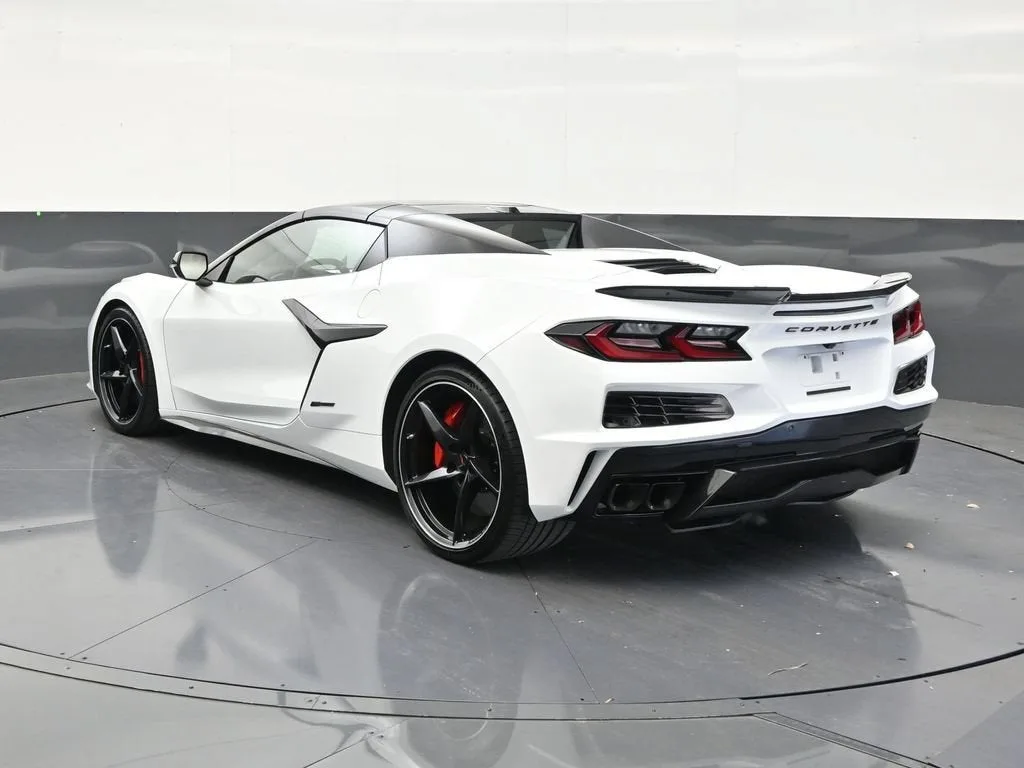 2025 Chevrolet Corvette E-Ray 1LZ photo 3