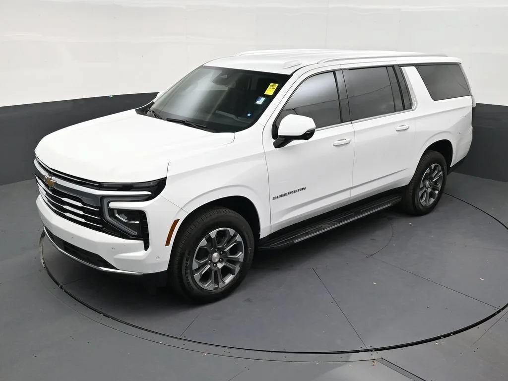 2026 Chevrolet Suburban LT photo 12