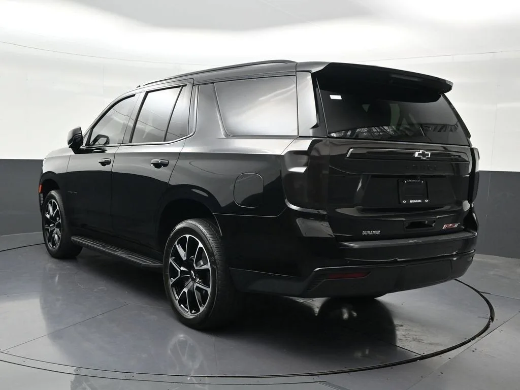 2024 Chevrolet Tahoe RST photo 3