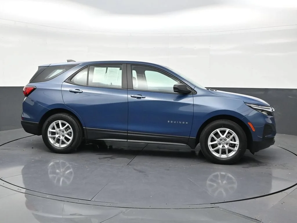 2024 Chevrolet Equinox LS photo 6